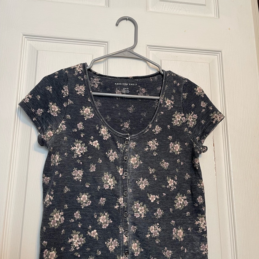 American Eagle Outfitters Floral Button-Down Blouse - Black and Pink